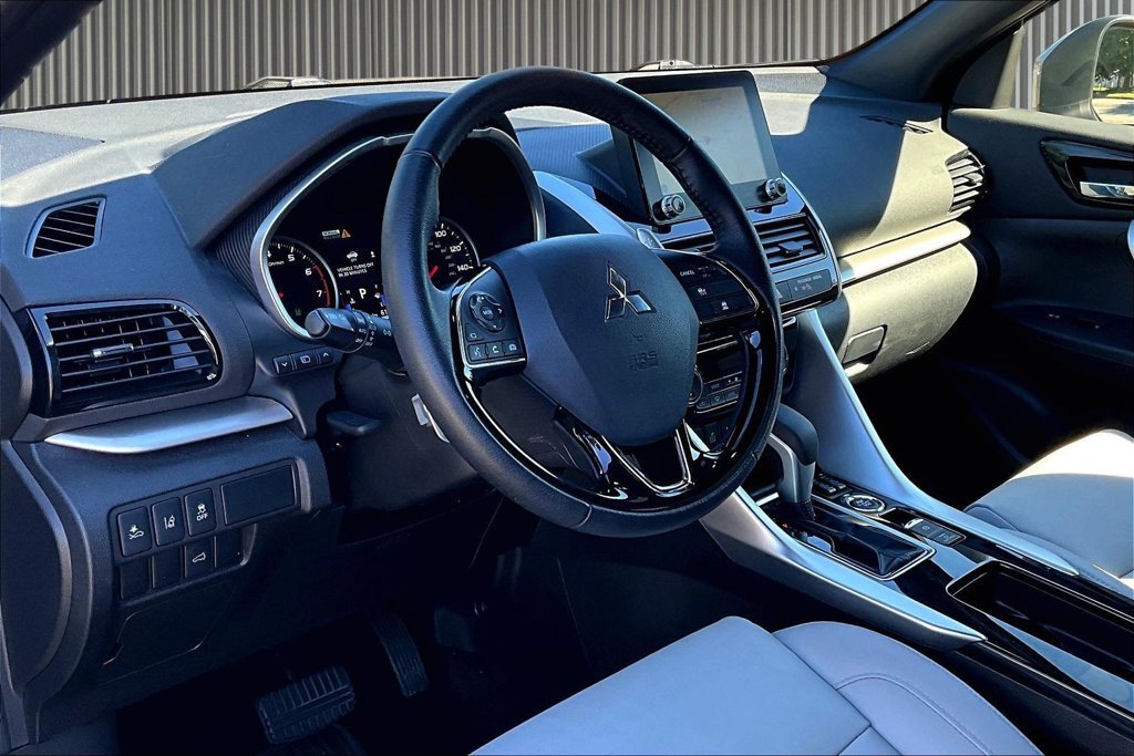 Used 2025 Gray Mitsubishi  image 17
