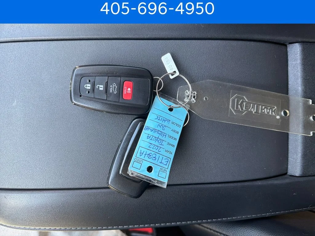 Pre-Owned 2022 Toyota Highlander XLE