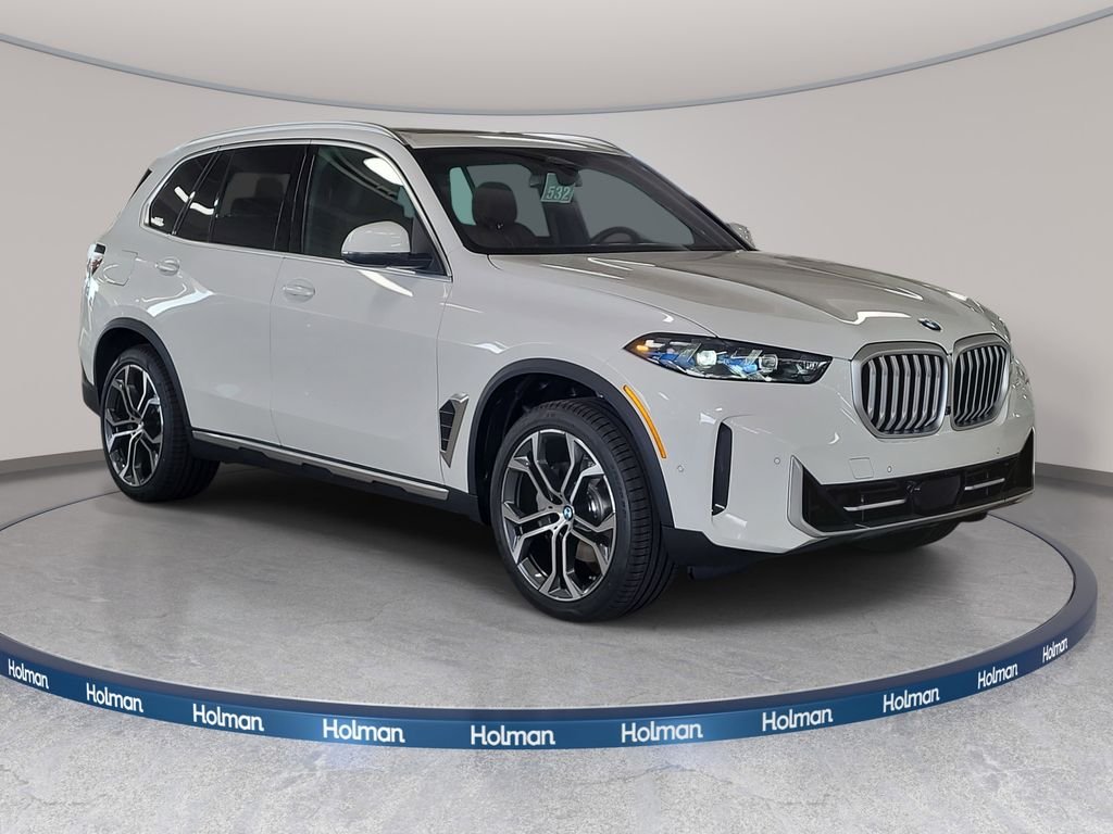 New 2026 Alpine White BMW sDrive40i image 3