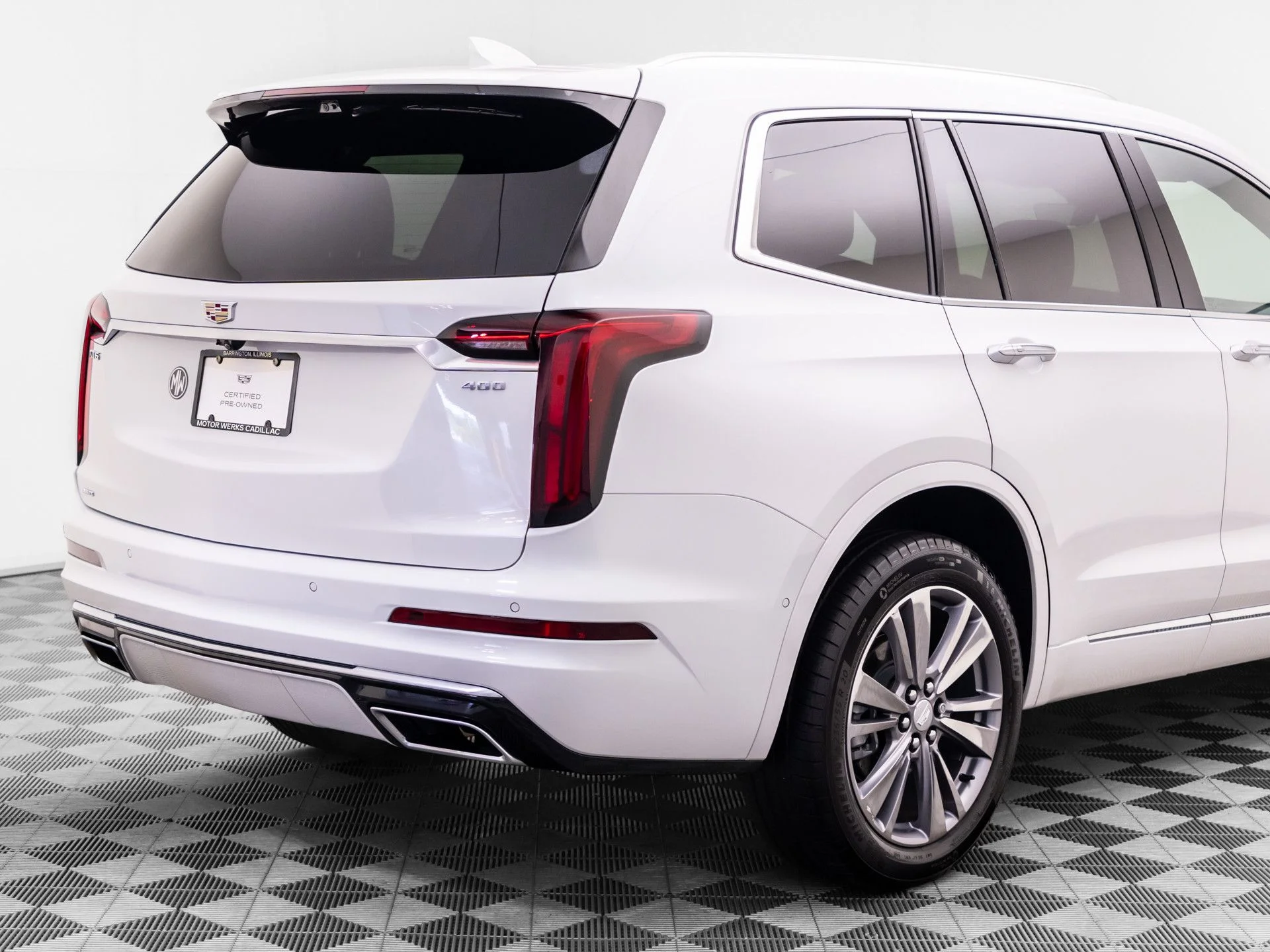 Used 2025 White Cadillac Premium Luxury image 35