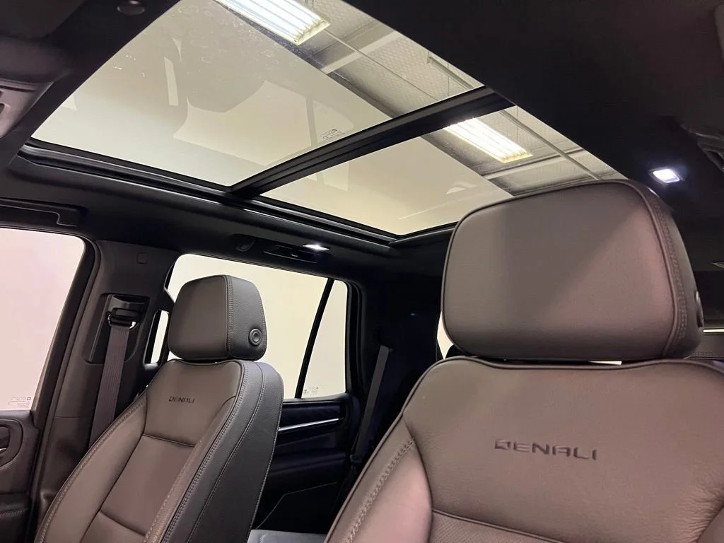 Used 2022 Onyx Black GMC Denali image 17