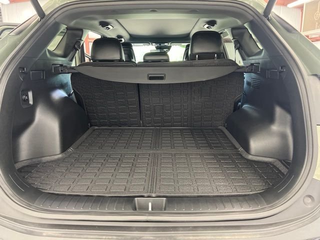Used 2025 Green Kia X-Line image 17