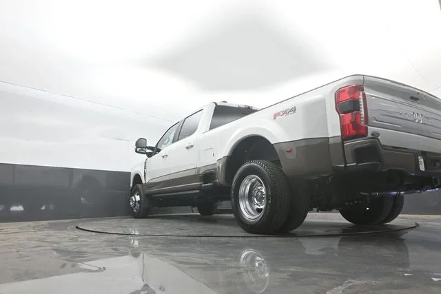 New 2026 Star White Metallic Tri-Coat Ford F-350® King Ranch® image 38