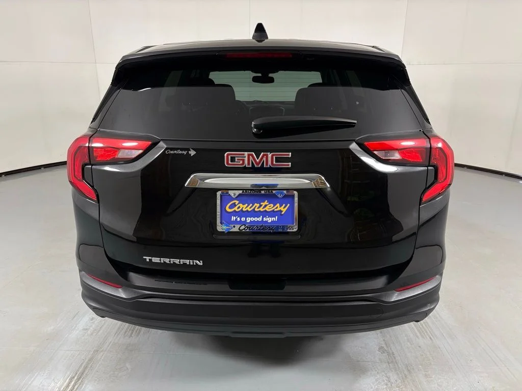 Used 2019 Black GMC SLE image 7