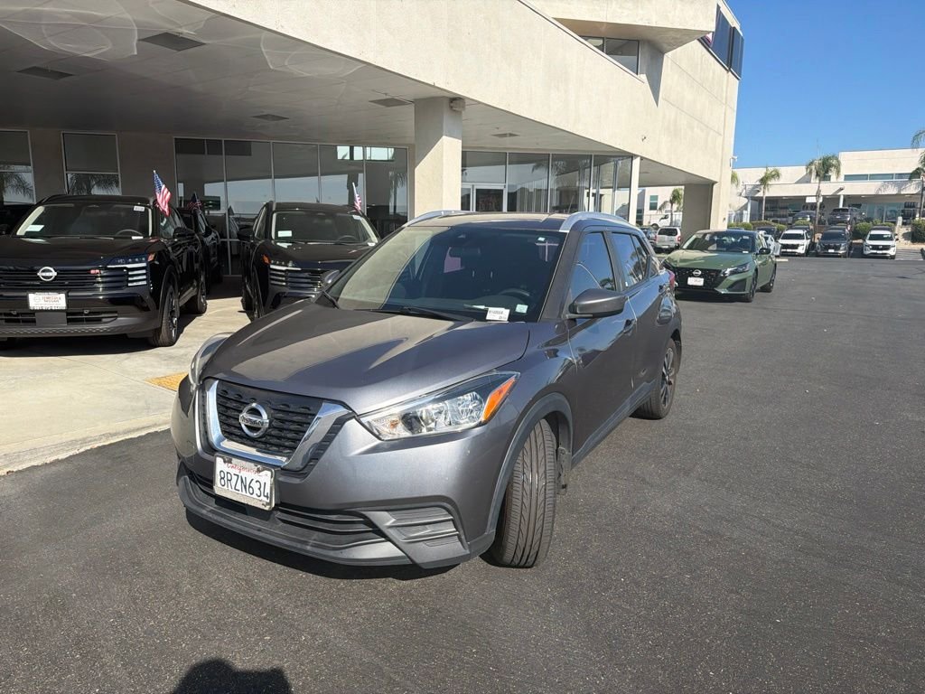 Used 2020 Gray Nissan SV image 1