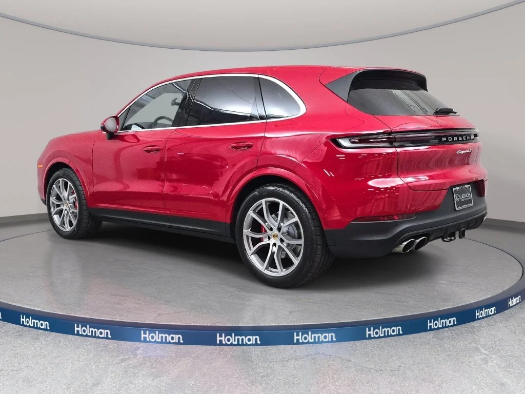 Used 2024  Porsche S image 8