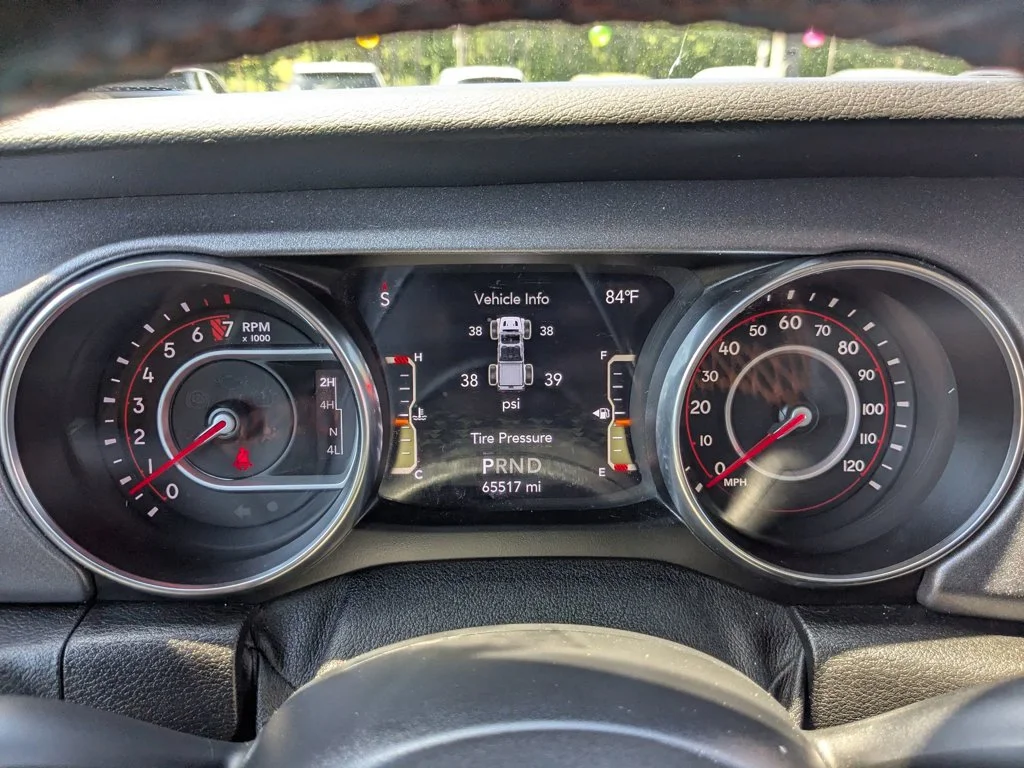 Used 2020 Black Clearcoat Jeep Mojave image 15