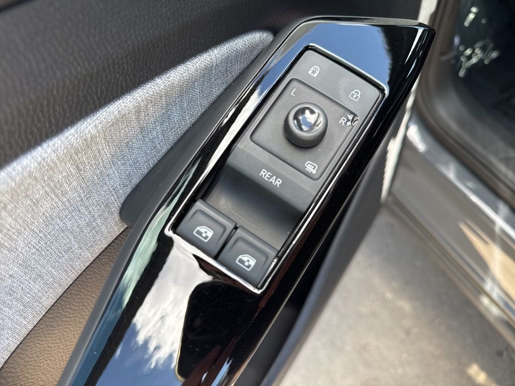 Used 2024 Gray Volkswagen Pro image 11