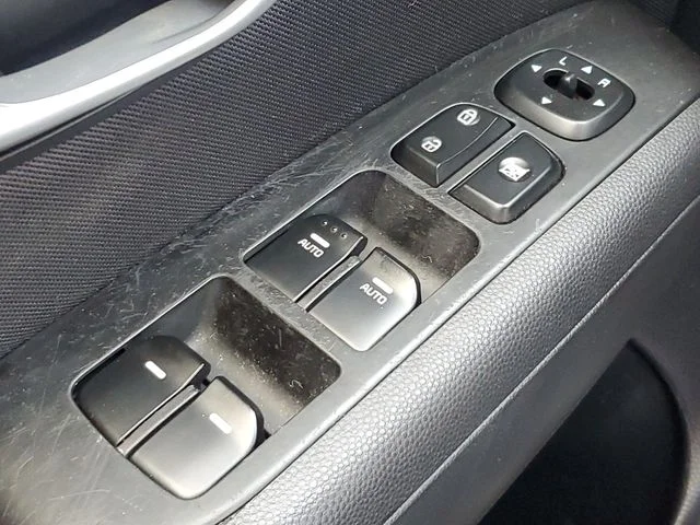Used 2014 Gray Kia Base image 19