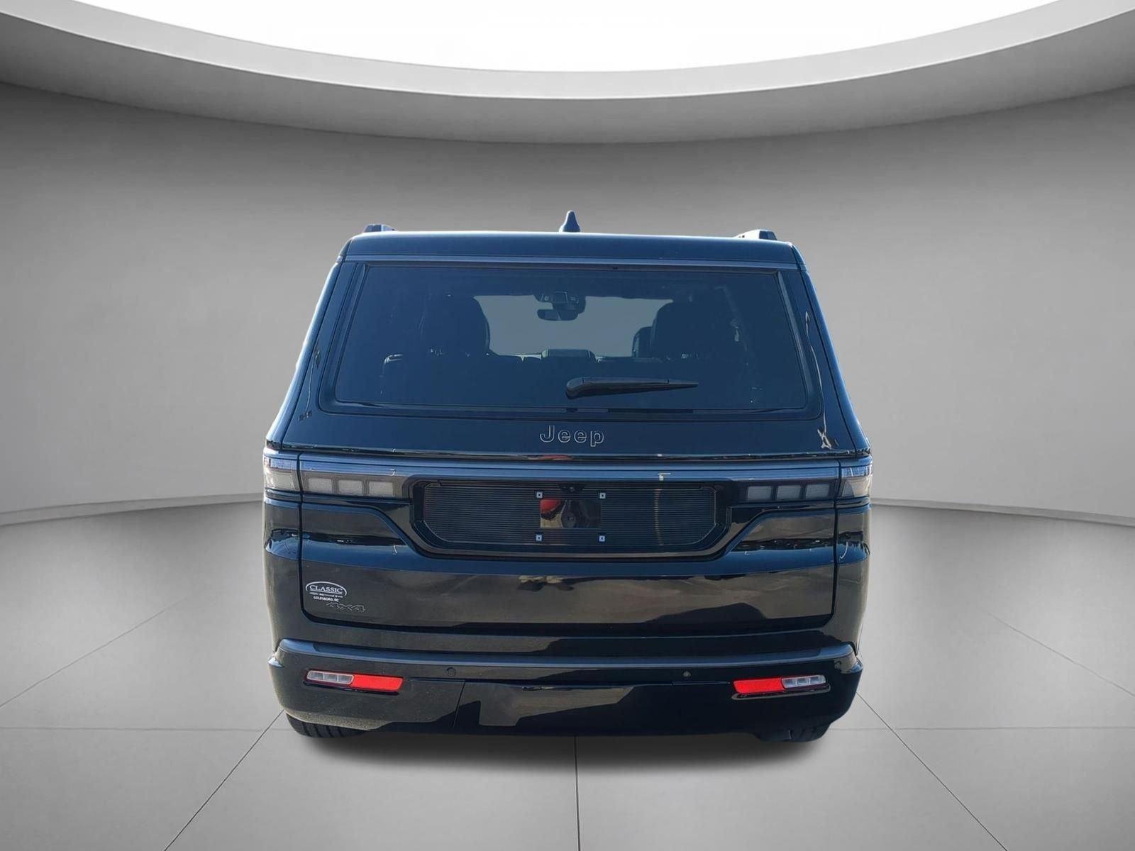 New 2026 High Gloss Black Exterior Paint Jeep Limited Altitude image 4