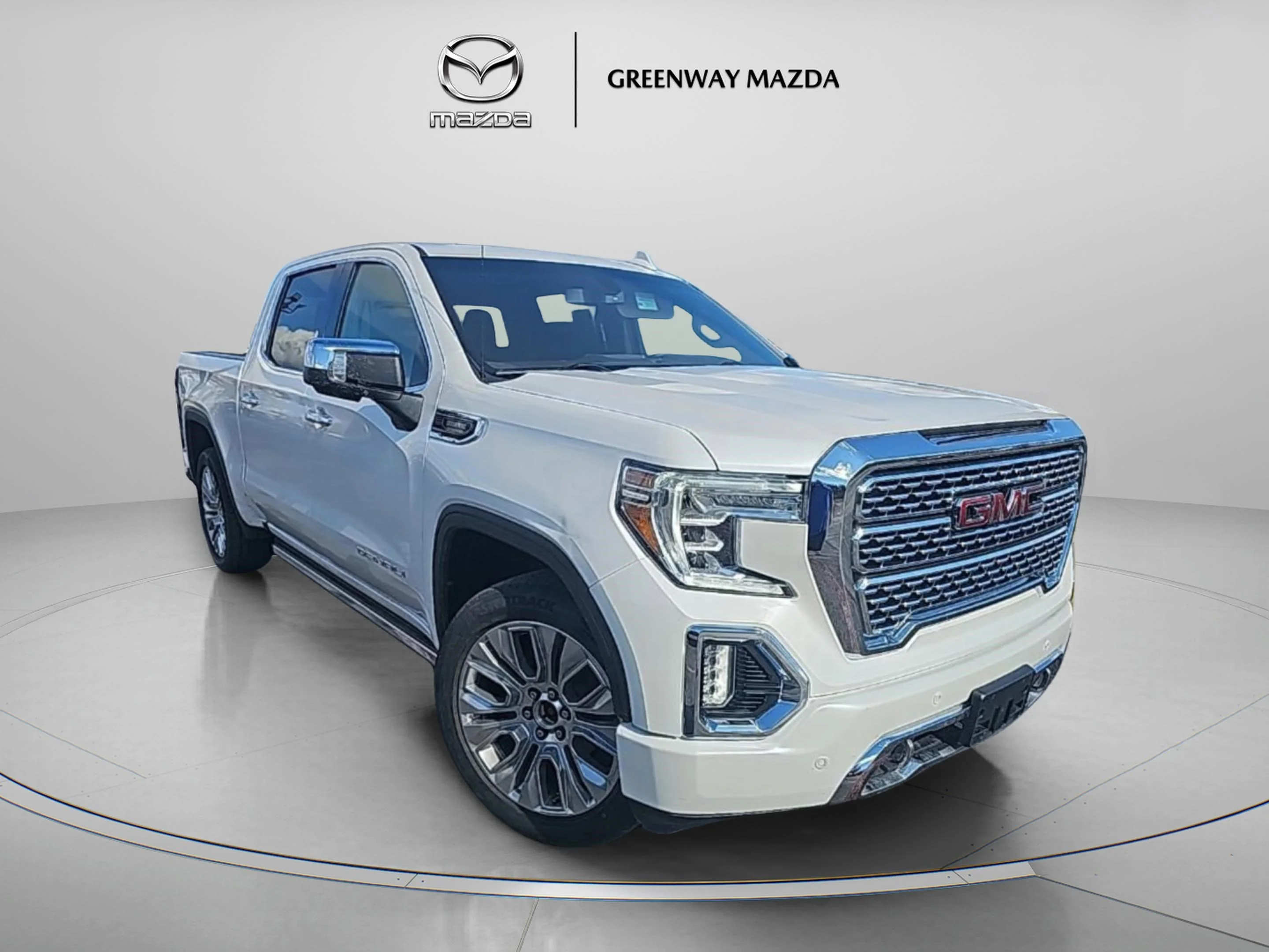 2022 GMC Sierra 4WD Crew Cab Short Box Denali's photo