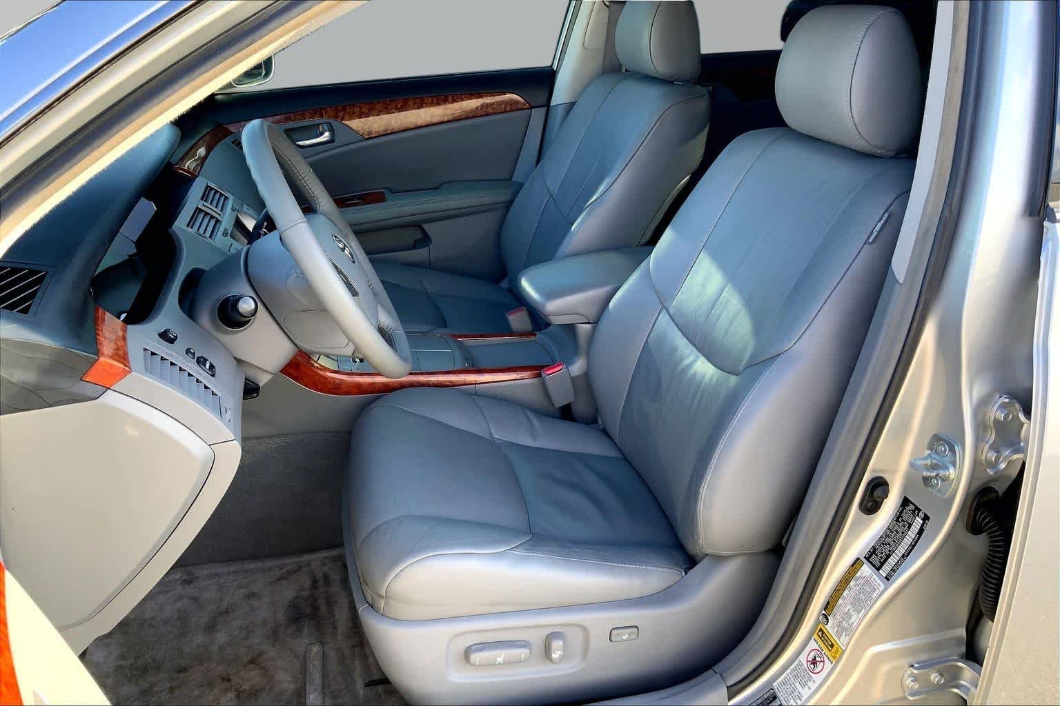 Used 2006 Titanium Metallic Toyota XLS image 5