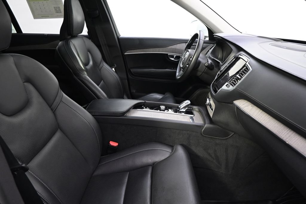 Used 2023 Crystal White Metallic Volvo Ultimate image 37