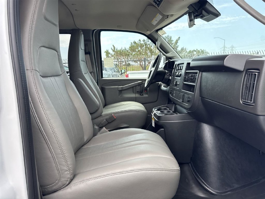 2026 Chevrolet Express Passenger LS - Photo 28