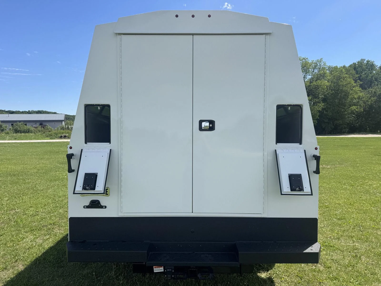 New 2026 Oxford White Ford XL image 5
