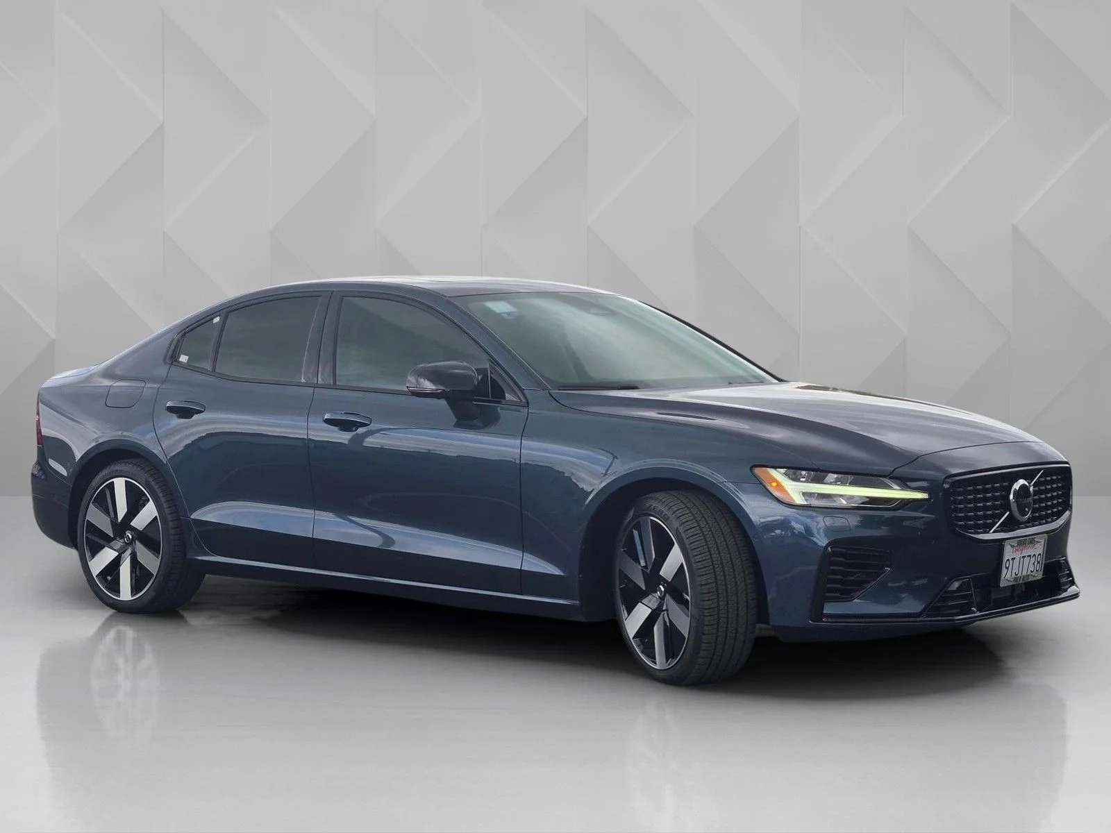 Certified Used 2025 Blue Volvo T8 Plus image 8