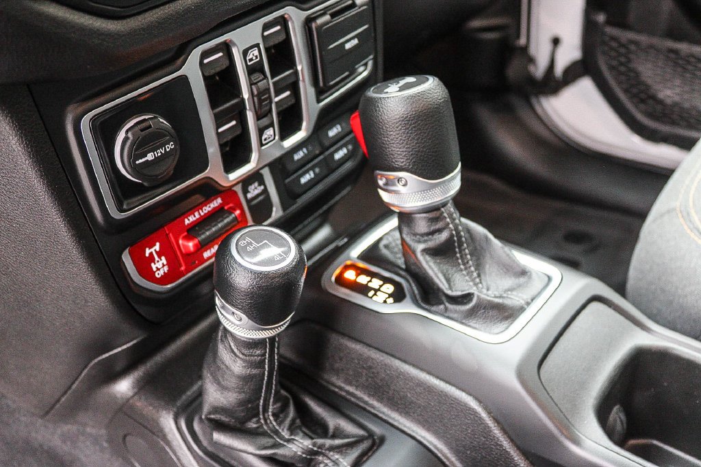 2025 Jeep Wrangler 4-Door Willys - Photo 19