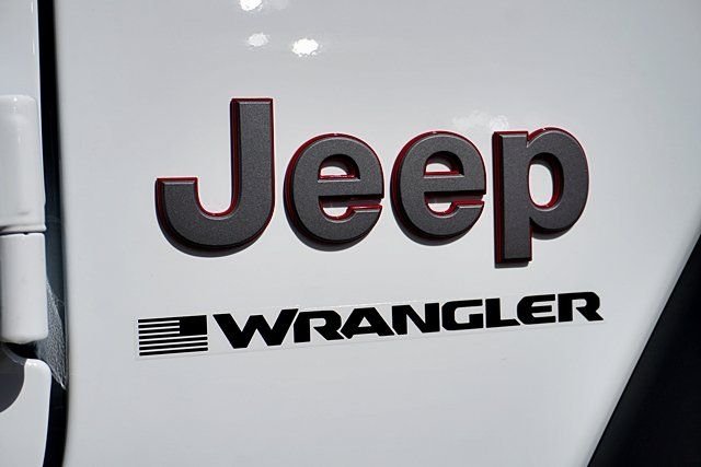 New 2026 Bright White Clear-Coat Exterior Paint Jeep Rubicon image 11