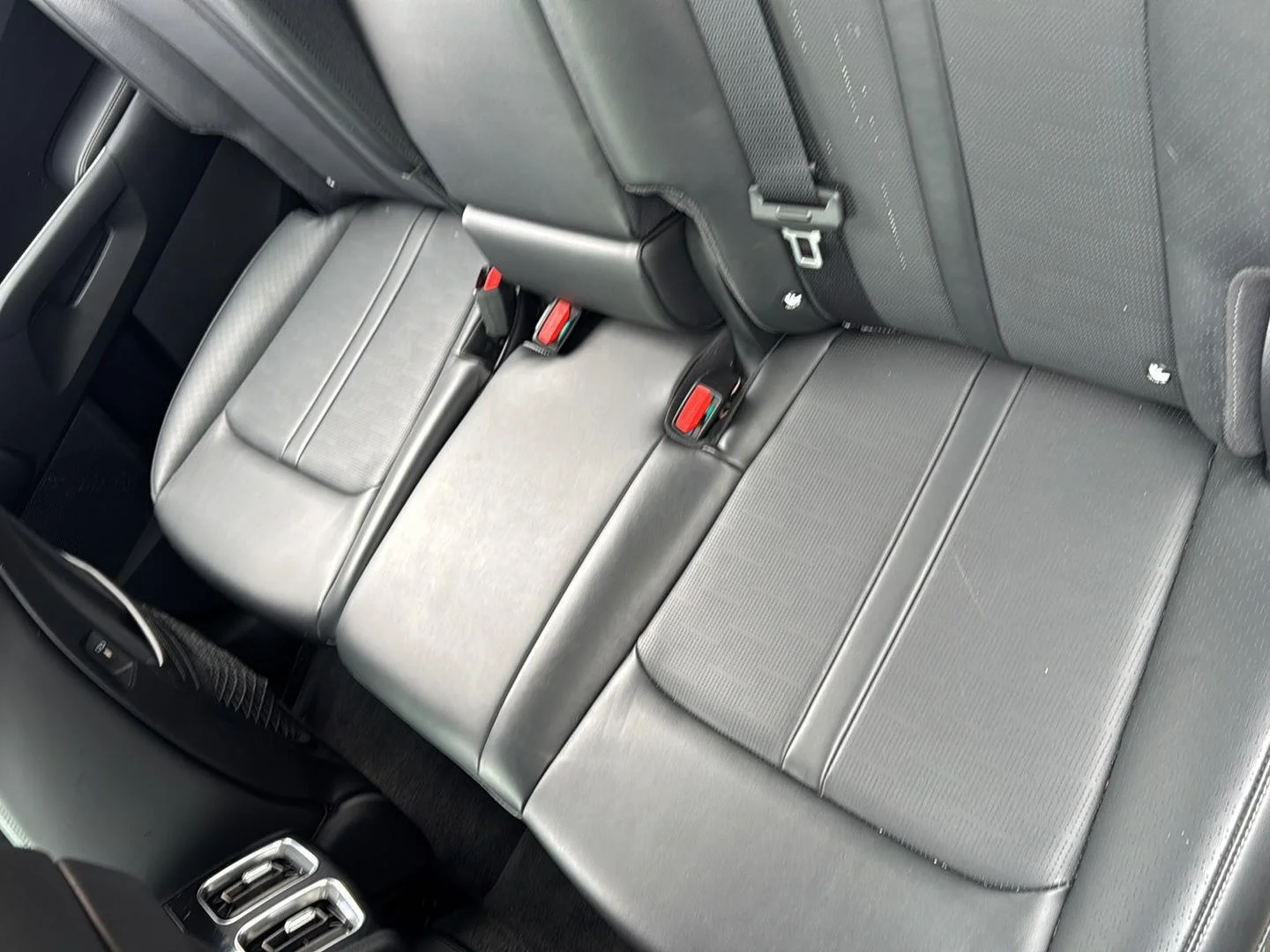2025 Kia Sorento S - Photo 18