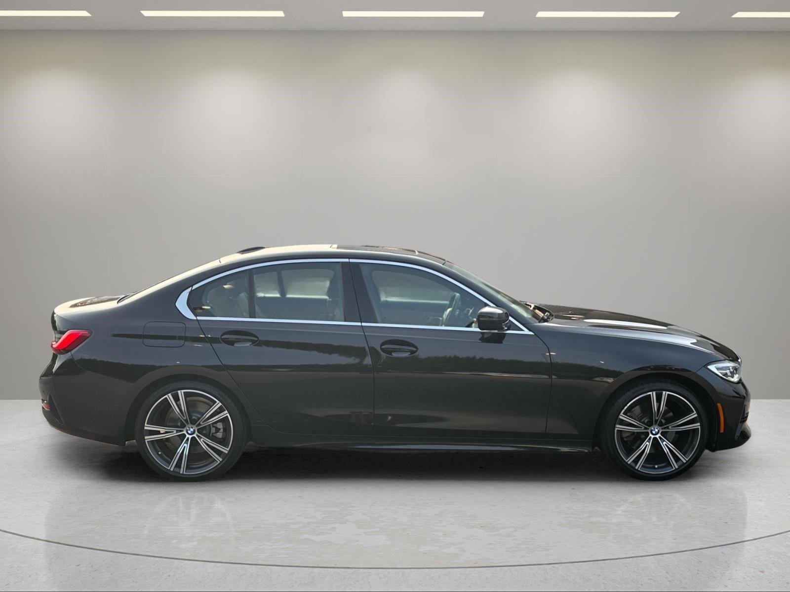 Used 2020 Black Sapphire Metallic BMW 330i image 6