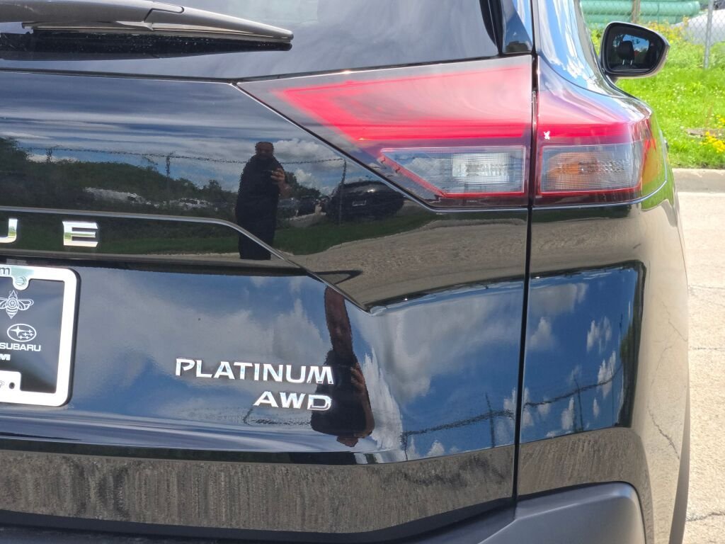 Used 2021  Nissan Platinum image 15