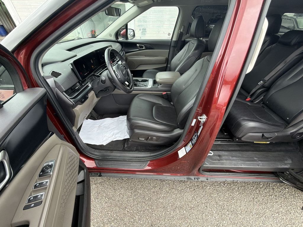 2025 Kia Carnival LXS - Photo 12