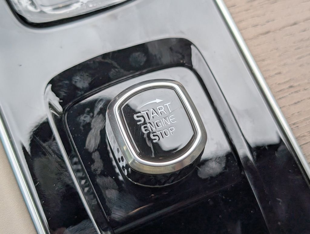 2026 Volvo XC90 Plus - Photo 21