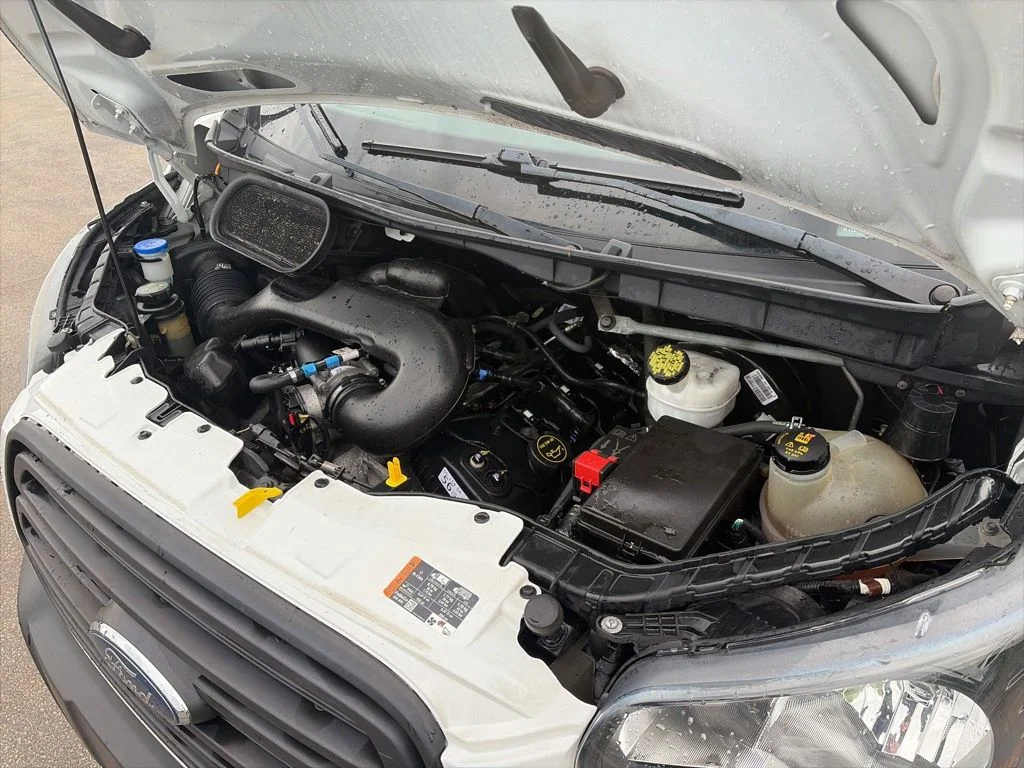 Certified Used 2019 Oxford White Ford Base image 39