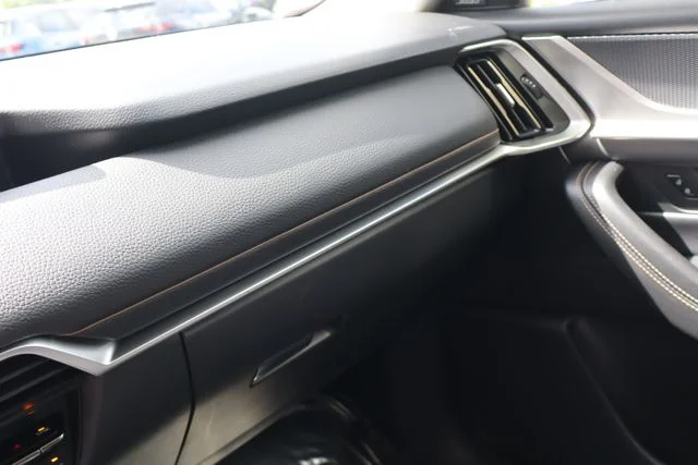 Used 2025 Platinum Mazda 3.3 Turbo Premium image 35