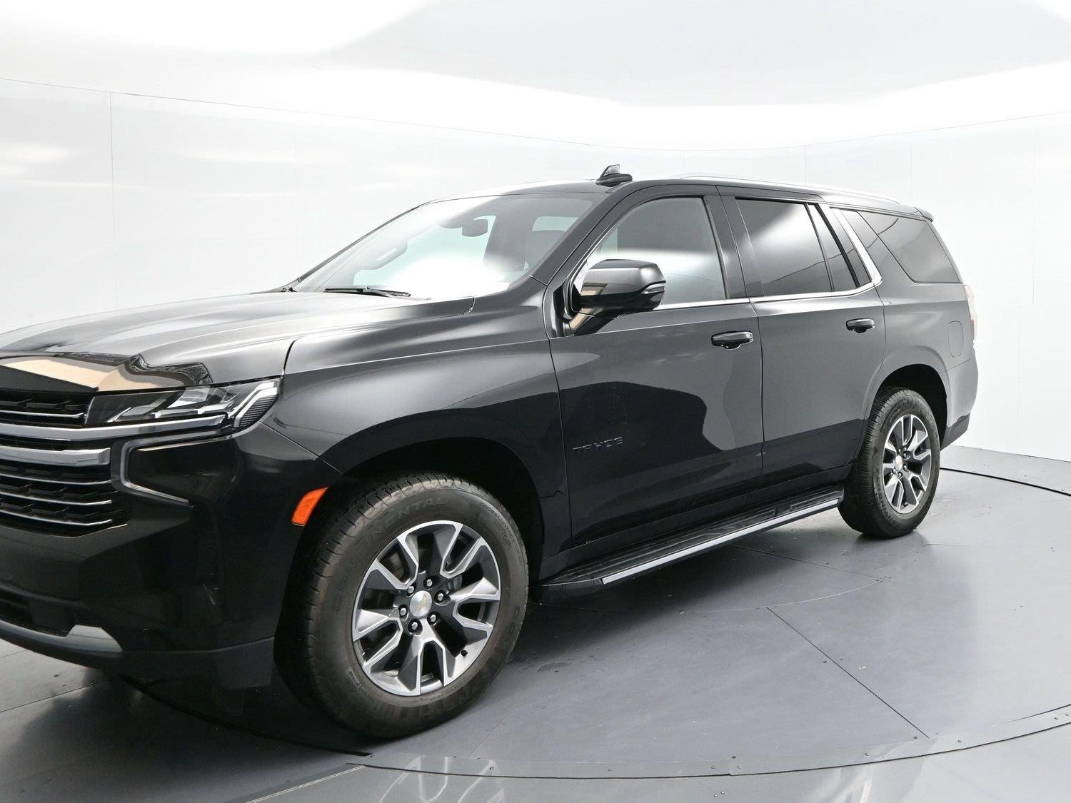 Used 2023 BLACK Chevrolet LT image 3