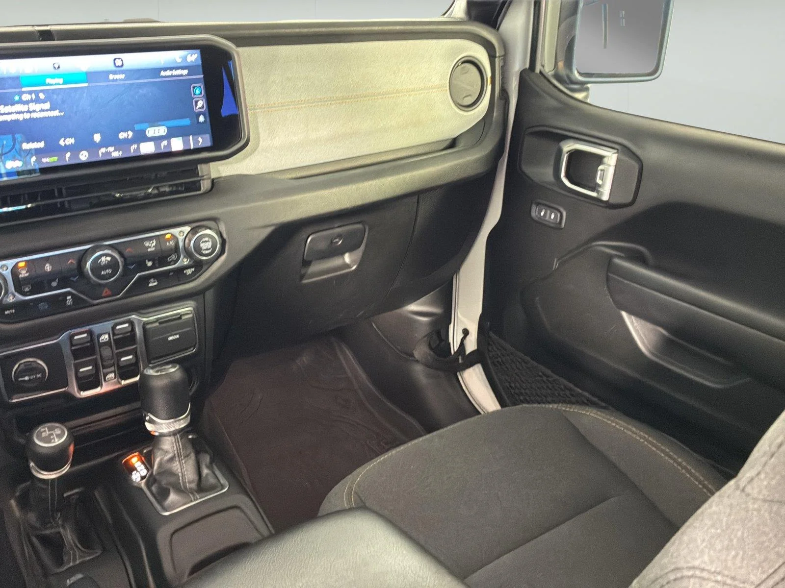 Used 2024 Bright White Clearcoat Jeep Sport S image 15