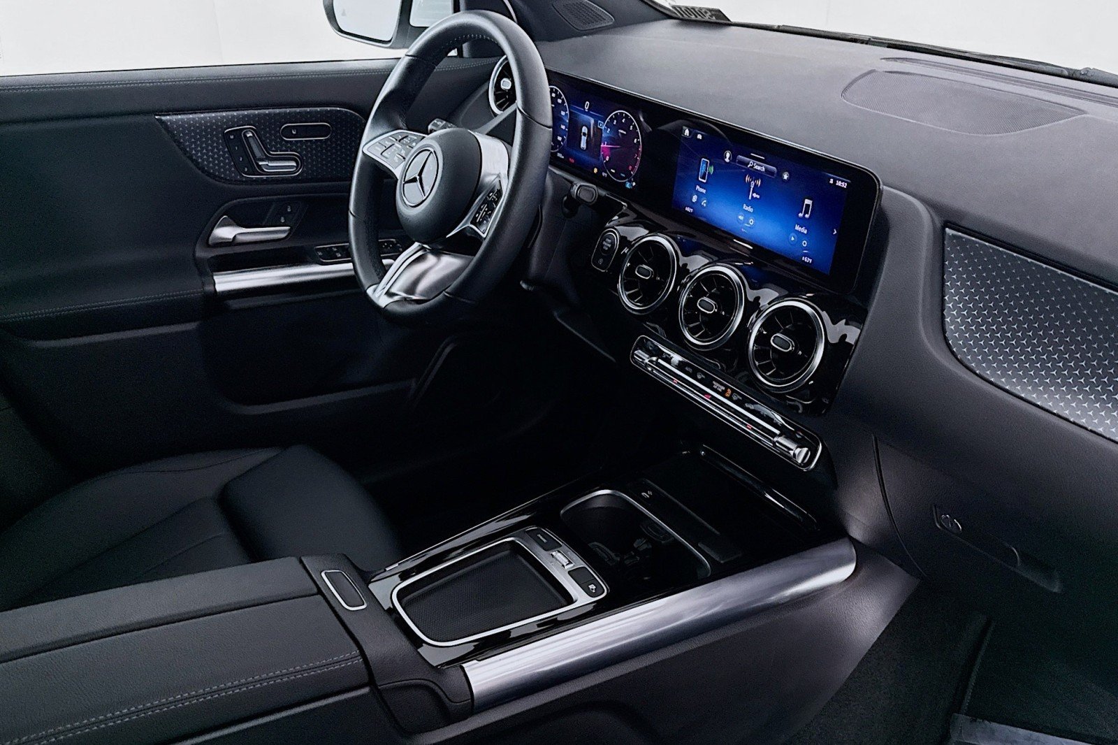 Certified Used 2026 Polar White Mercedes-Benz GLA 250 image 17