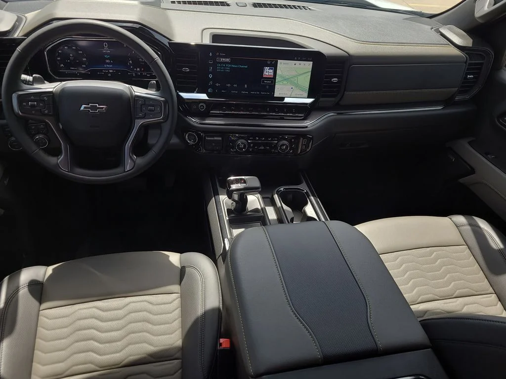 Used 2025 White Chevrolet ZR2 image 15