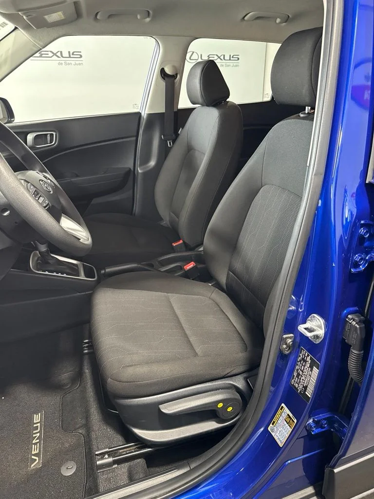 Used 2025 Blue Hyundai SE image 29