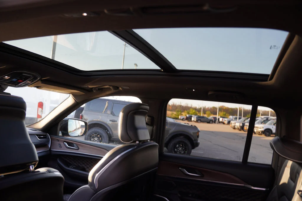 Certified Used 2025 Gray Jeep Summit image 23