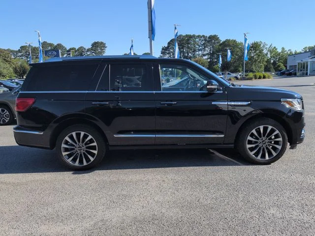 Used 2021 Black Lincoln Reserve image 2