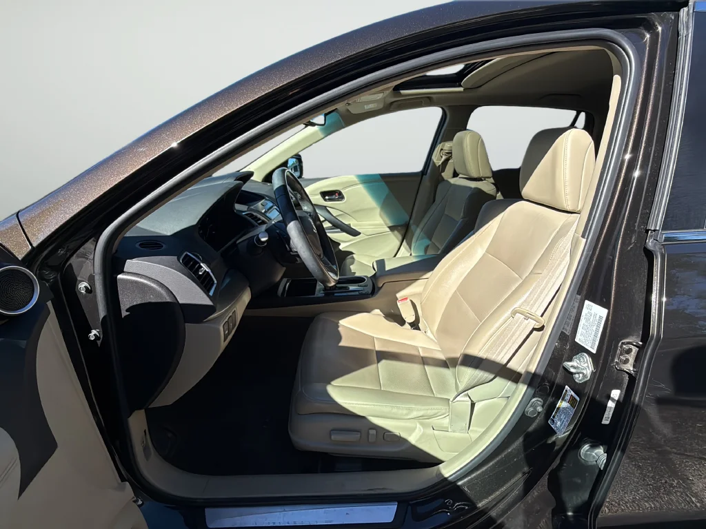 Used 2017  Acura Technology Package image 10