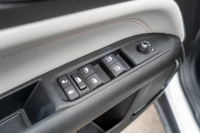 Used 2022 White Jeep Limited image 17