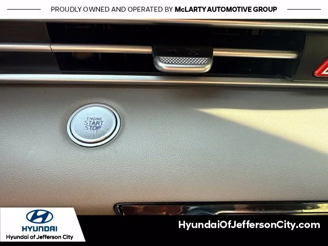 Used 2025 White Hyundai Blue image 20