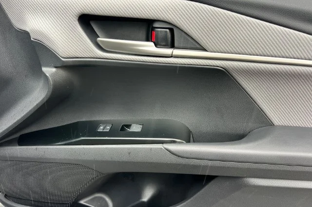 Used 2026  Toyota SE image 19