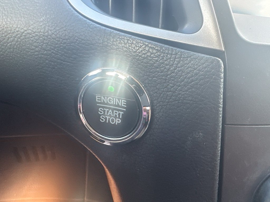 Used 2018 Red Ford SEL image 19
