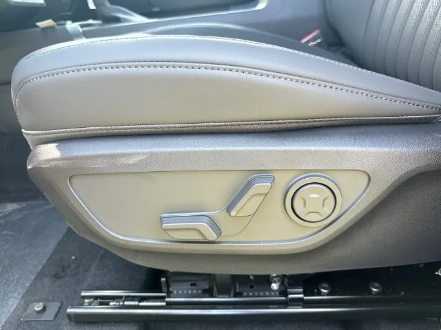 New 2027 Terrain Brown / Black Roof Kia X-Line S image 23