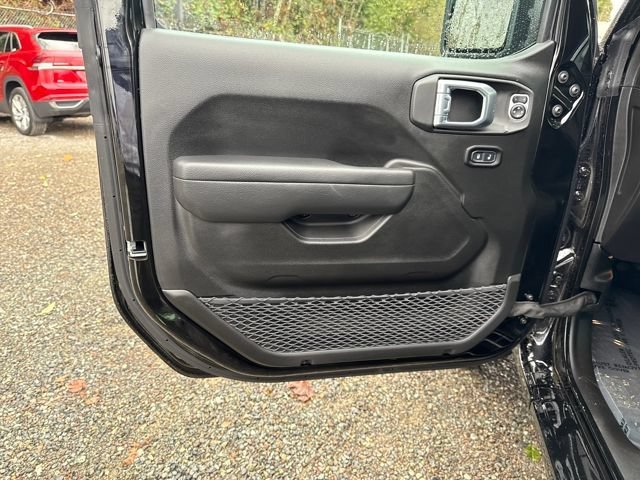 New 2026 Black Clear-Coat Exterior Paint Jeep Sport S image 15