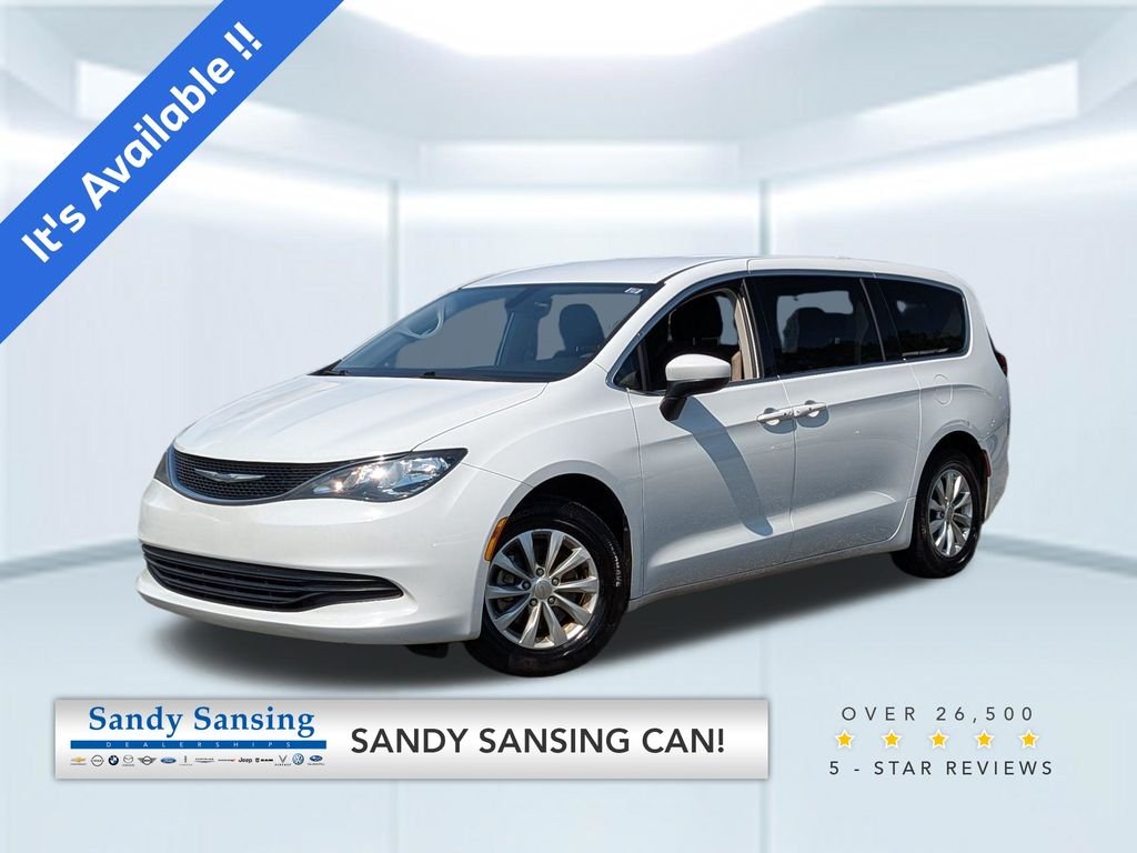 2017 Chrysler Pacifica Touring's photo