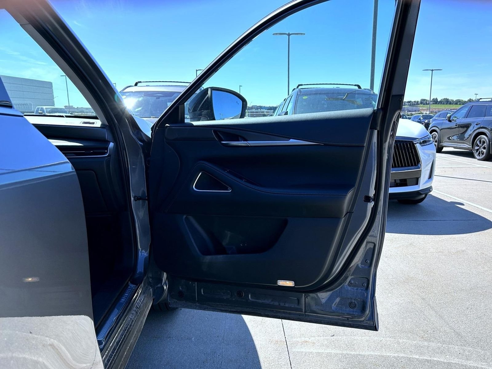 Used 2026 Gray INFINITI LUXE image 16