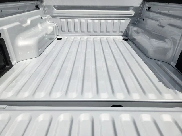 New 2026 Space White Metallic Ford XLT image 32