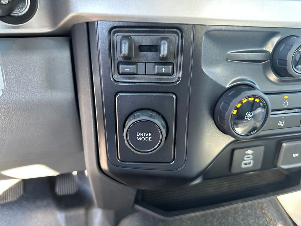 New 2025 Oxford White Ford XL image 17
