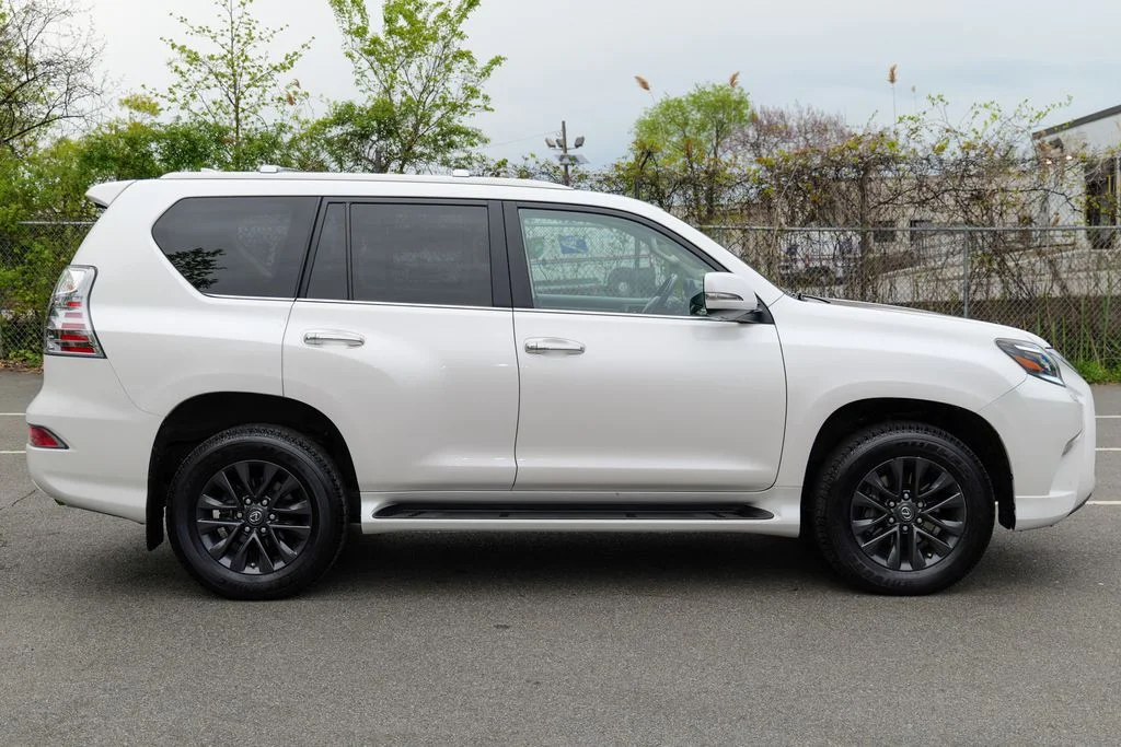 Used 2023 White Pearl Lexus 460 image 8