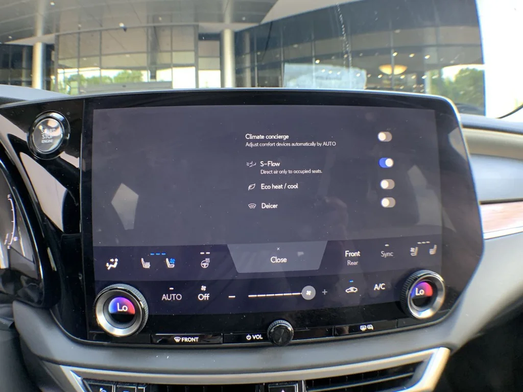 Used 2024 Iridium Lexus Premium+ image 19