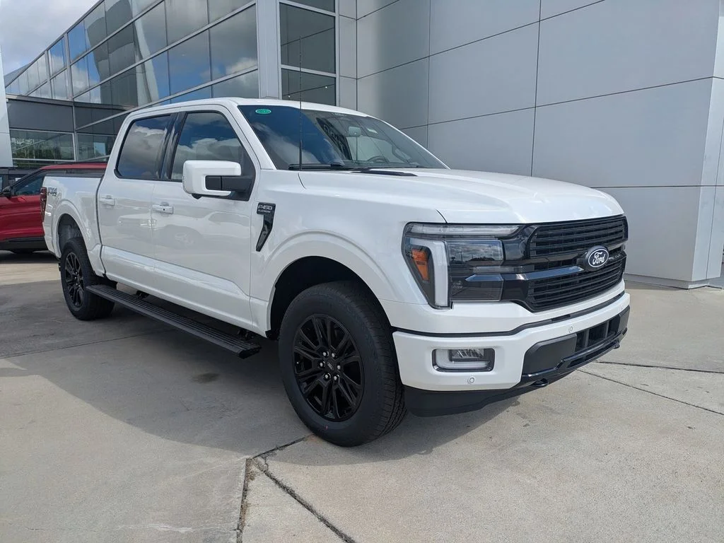 New 2026 Star White Metallic Tri-Coat Ford Platinum image 2